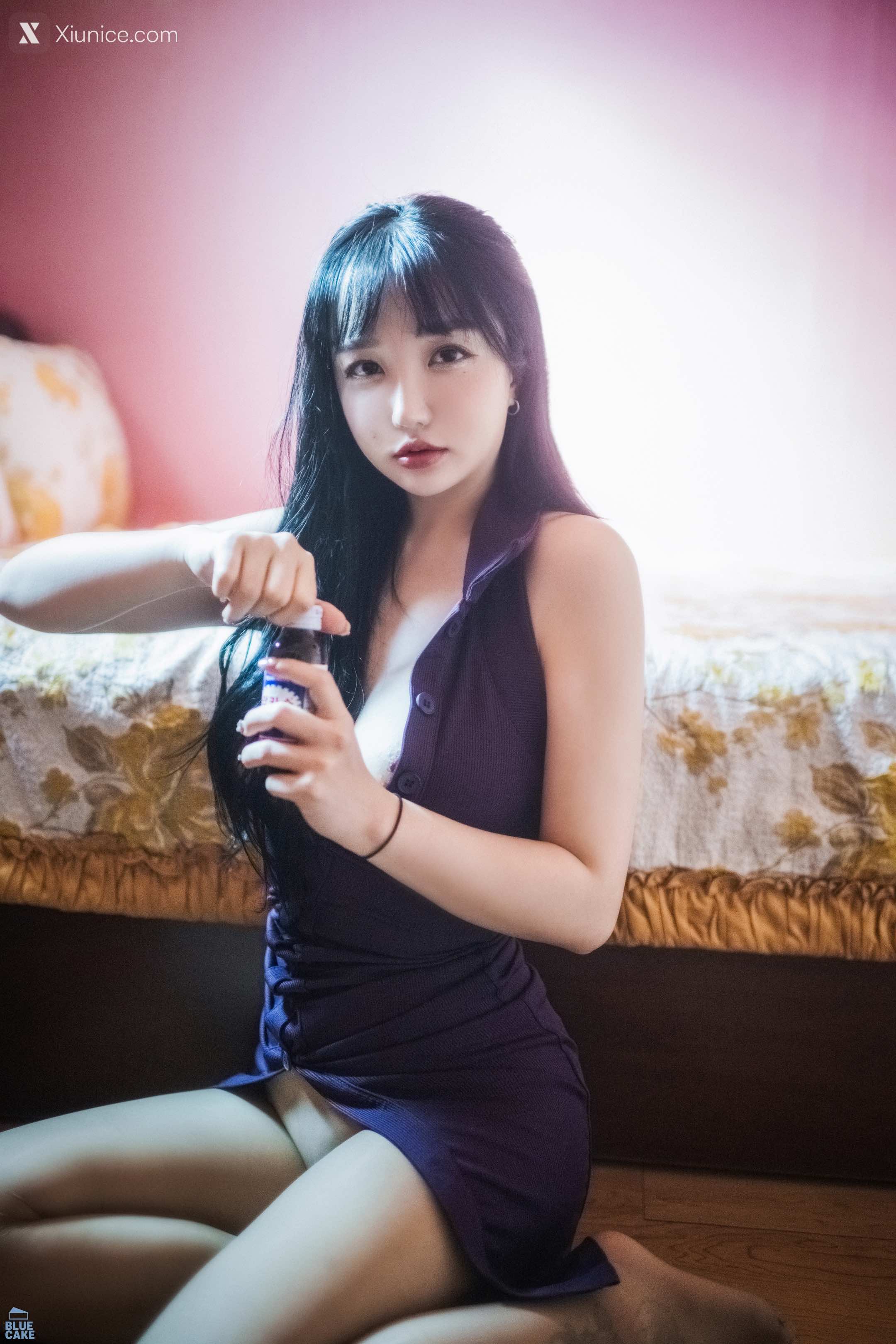BLUECAKE YeEun Nude No Panty 32