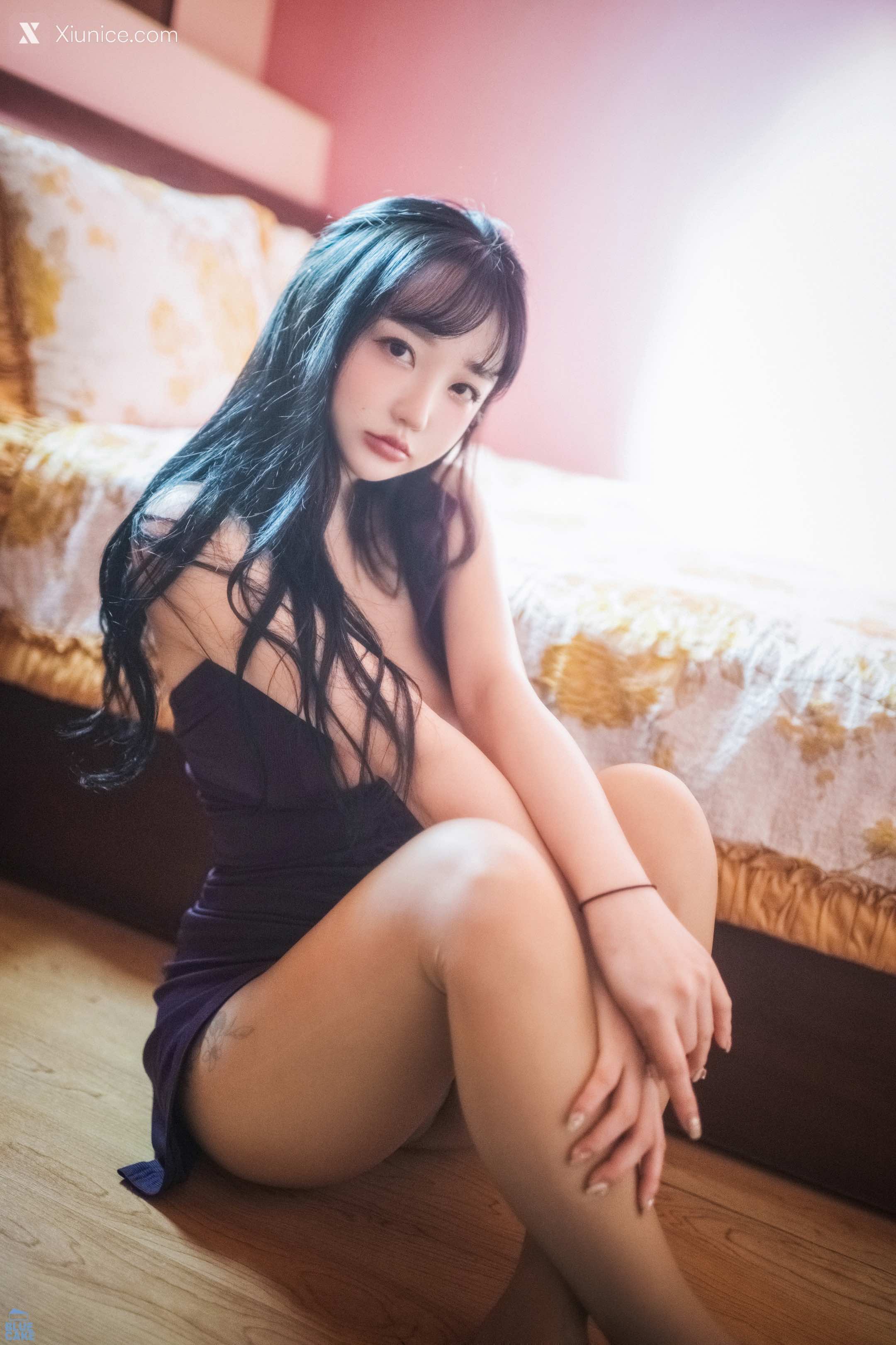 BLUECAKE YeEun Nude No Panty 41