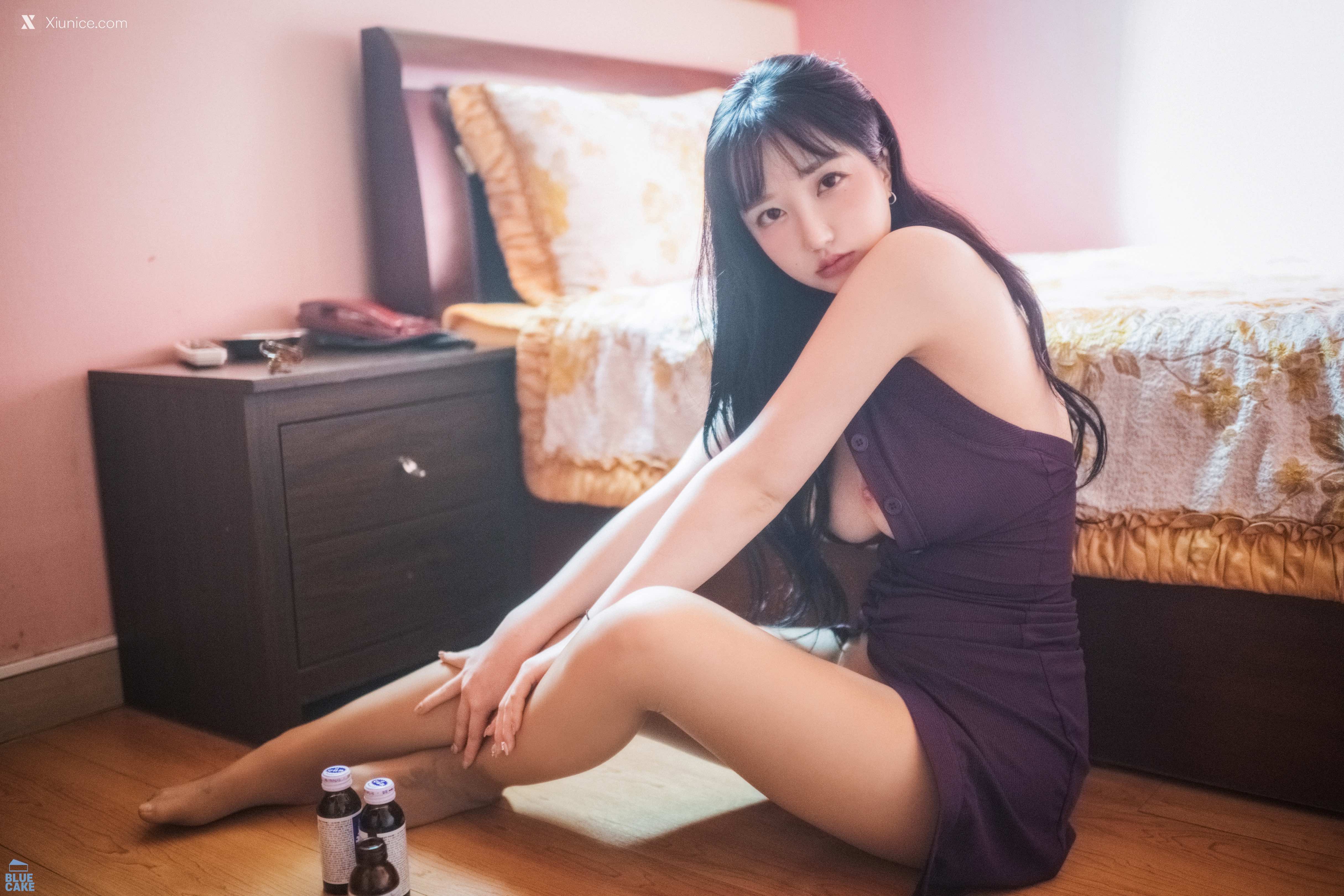 BLUECAKE YeEun Nude No Panty 44