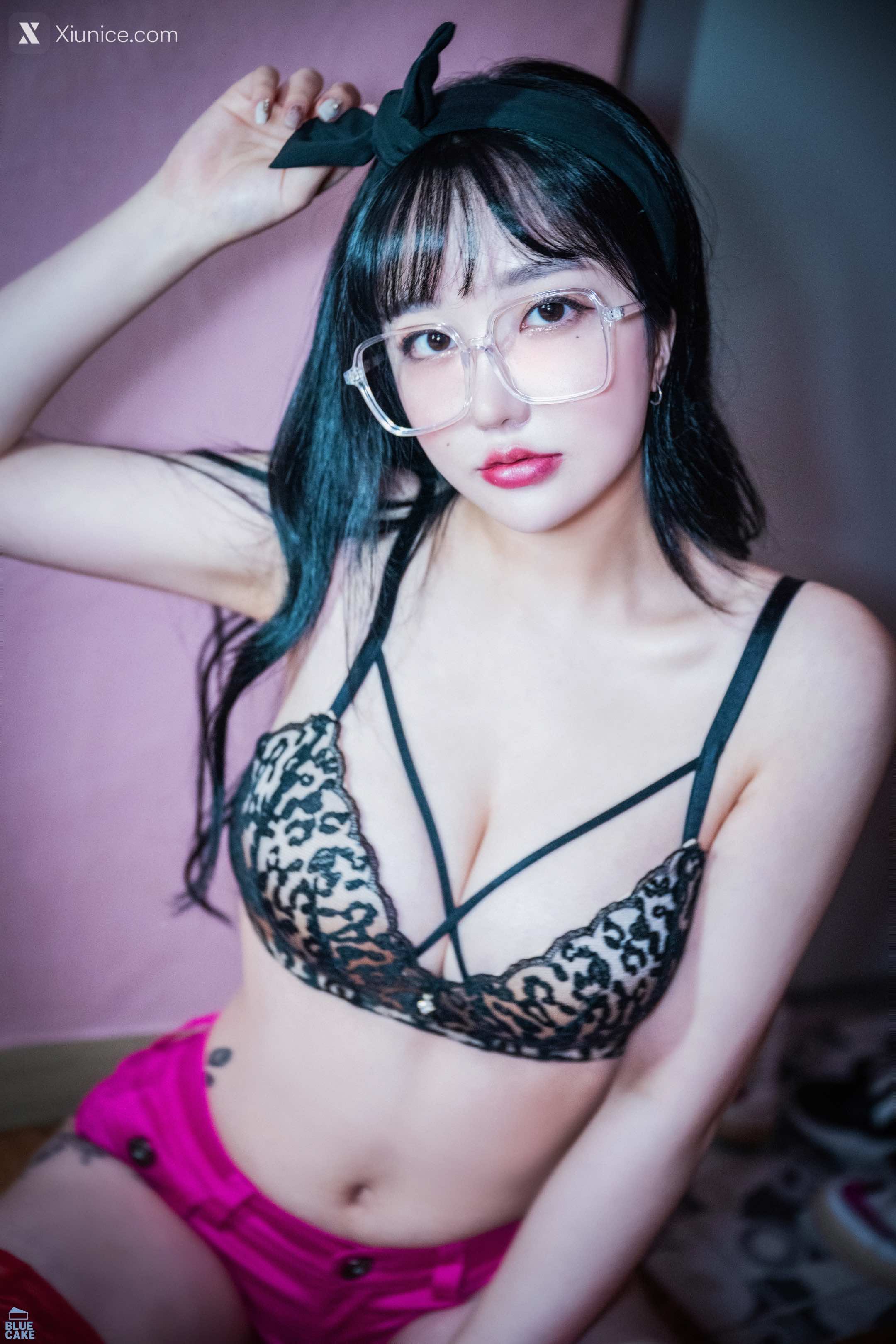 BLUECAKE YeEun Nude No Panty 80