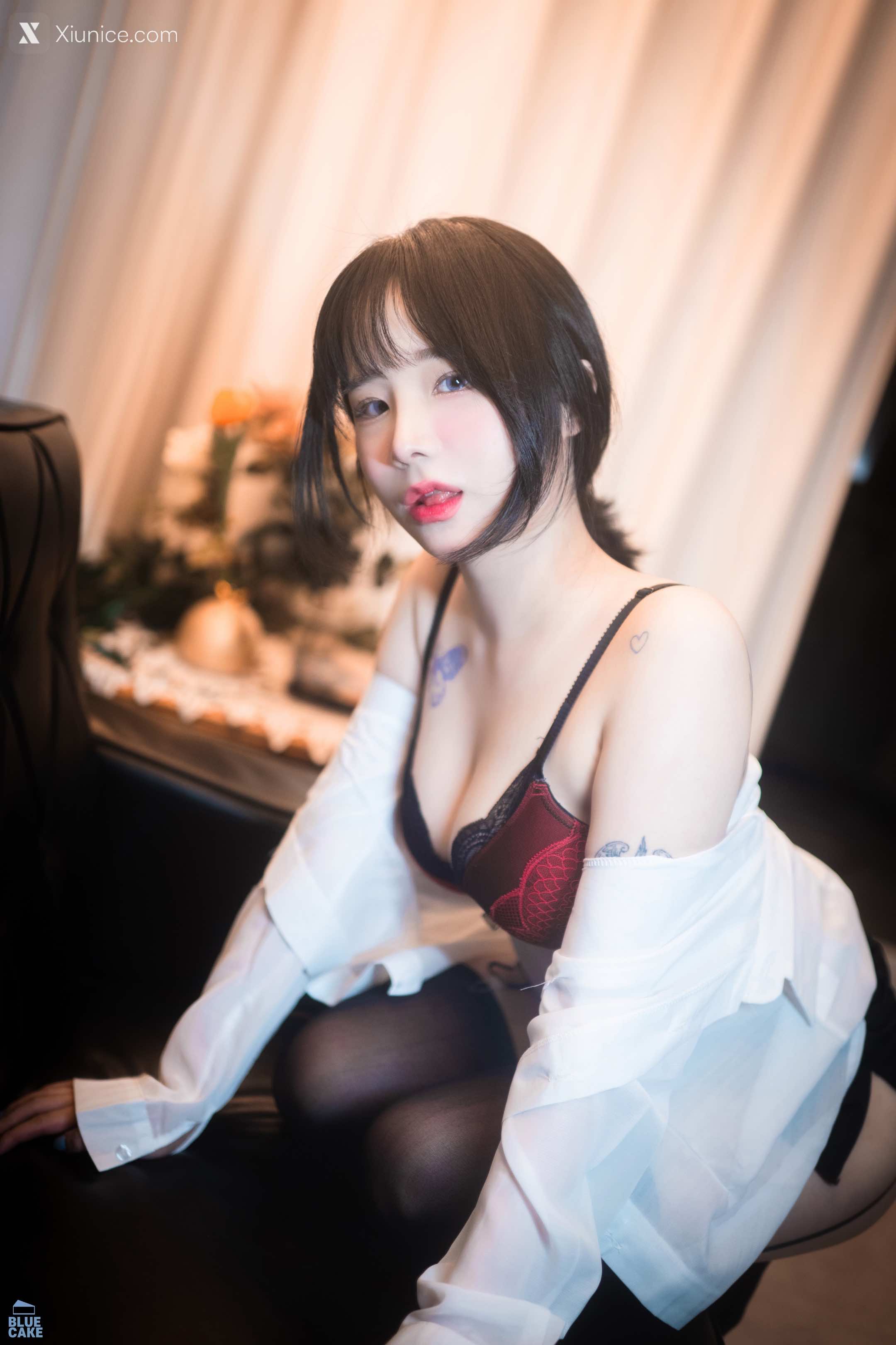 BLUECAKE Yeji (예지) Cat Play 16