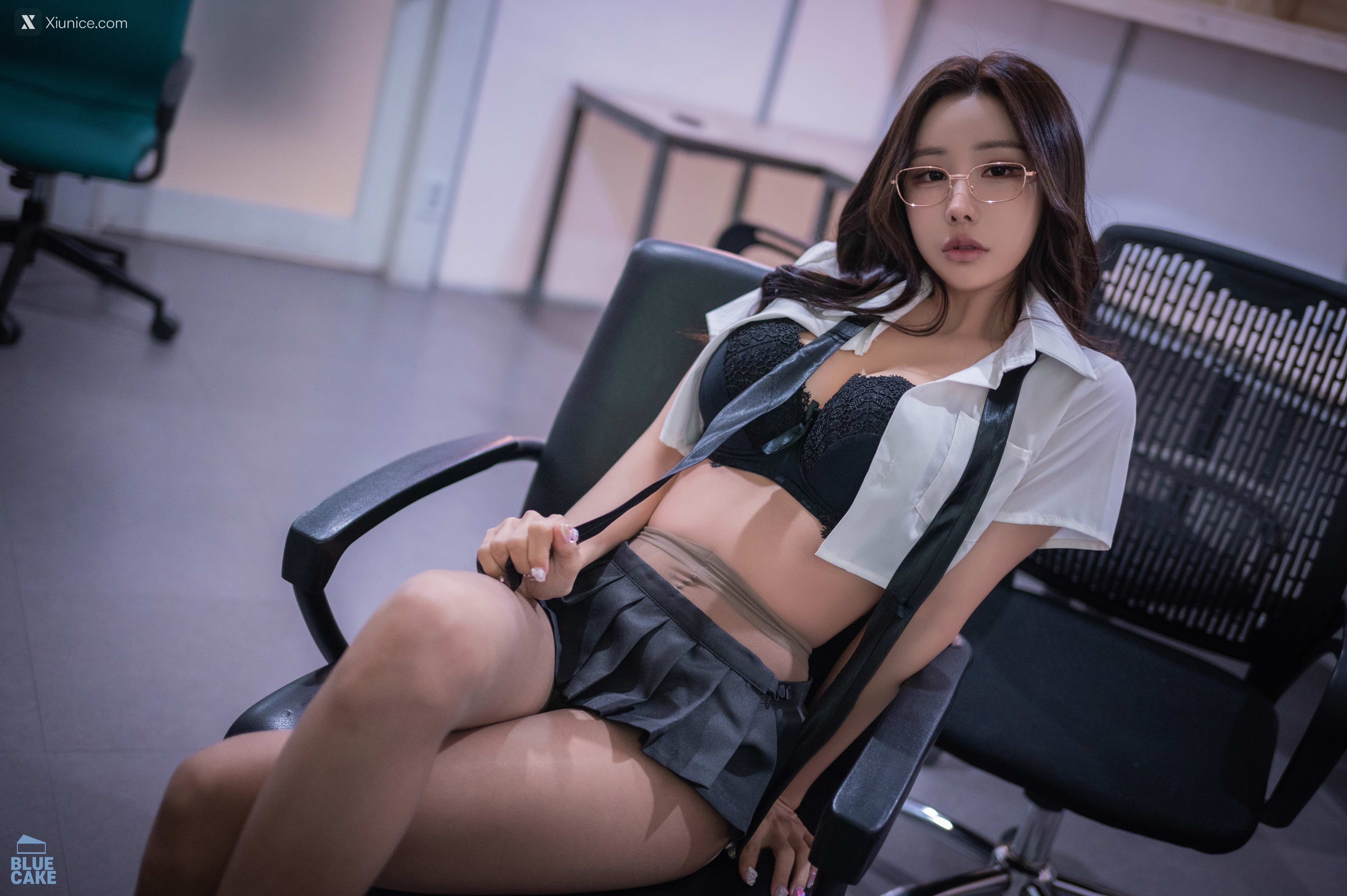 BLUECAKE YeonYu (연유) Study Harder 42