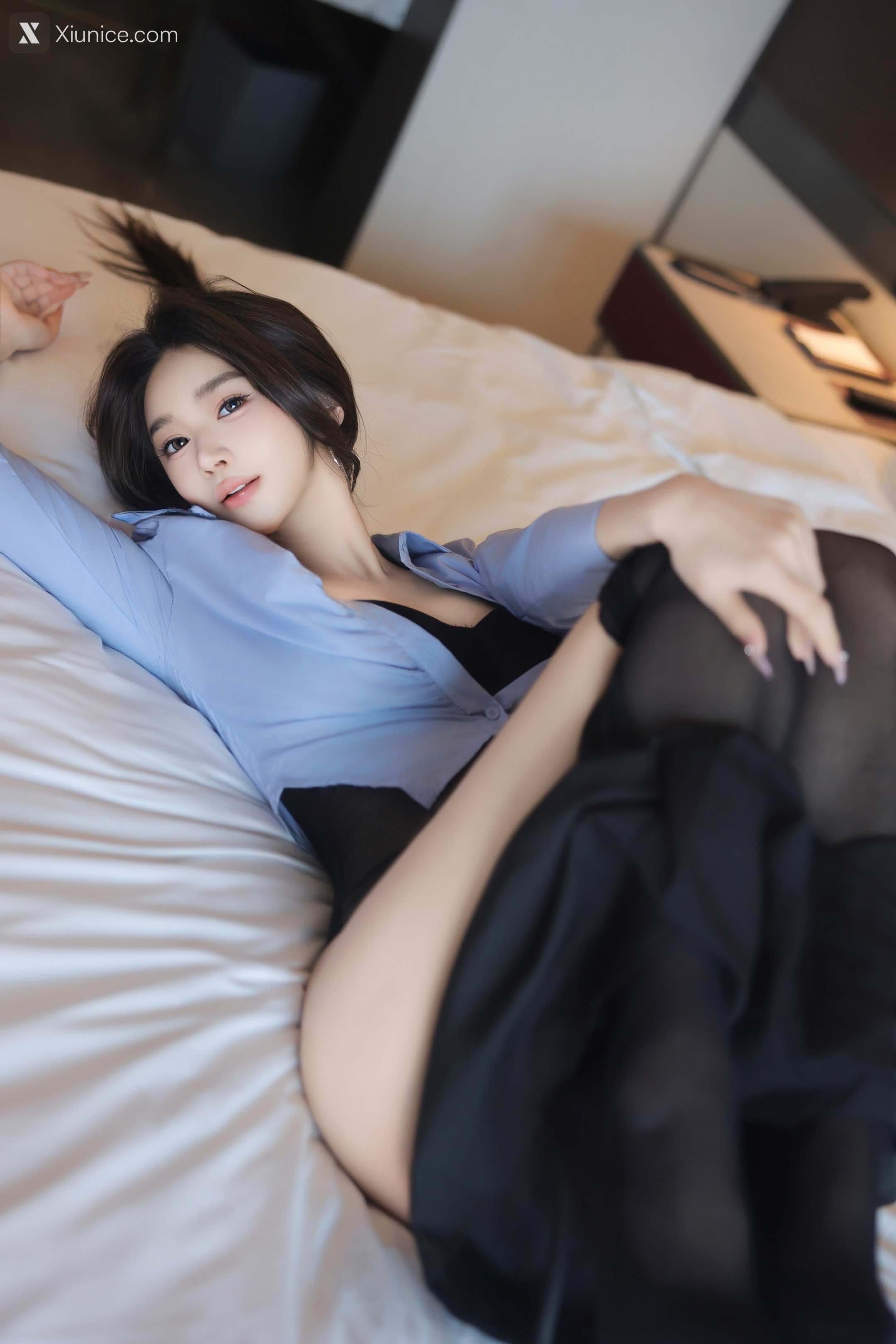Candy糖糖 R18 秀人网模特 背带短裙 19
