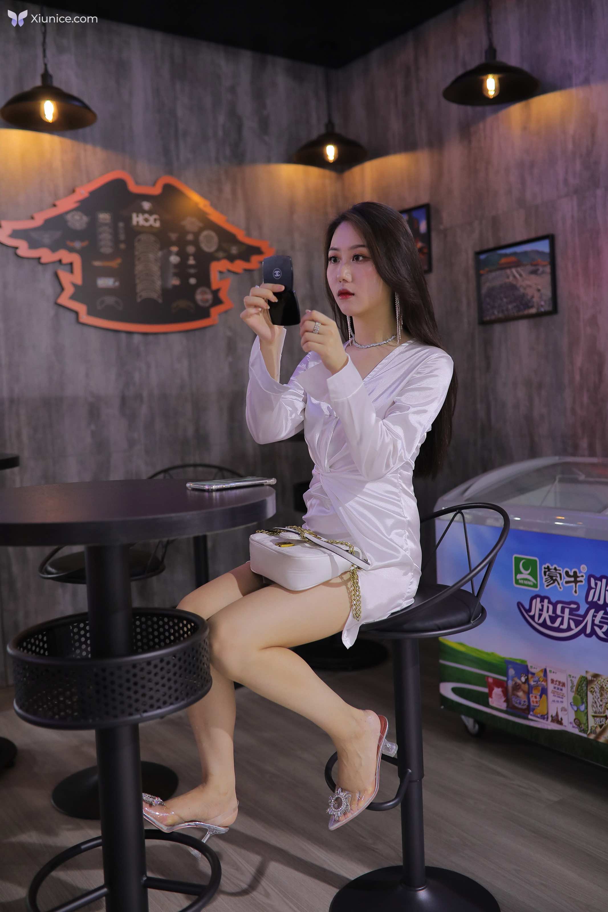 精选街拍作品 4K No.0294 玲玲街拍作品 一个人的车展 (668 photos)