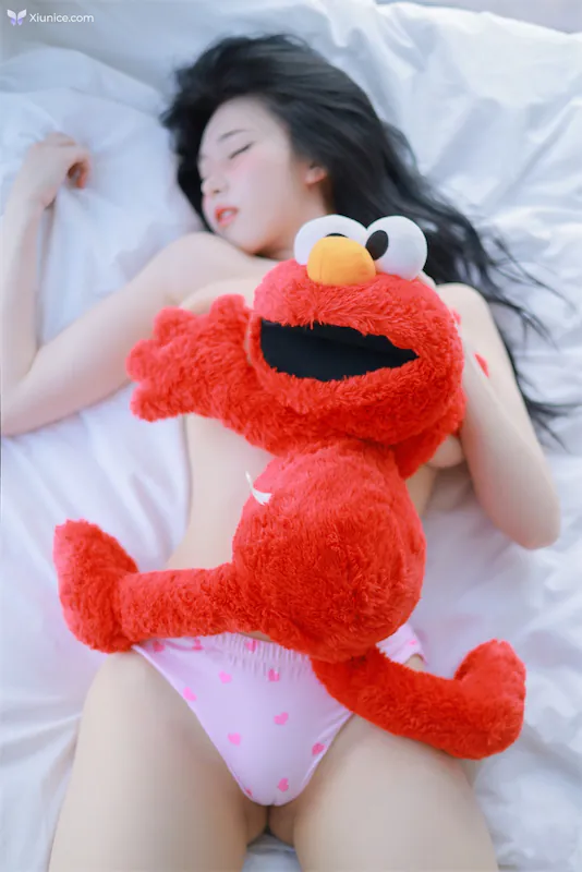 Naked-Yeon-Woo-yeonu-Photos-150-thumbnail