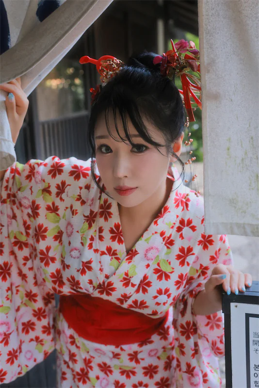 SWEETBOX-Coco-Nijimori-70P-thumbnail